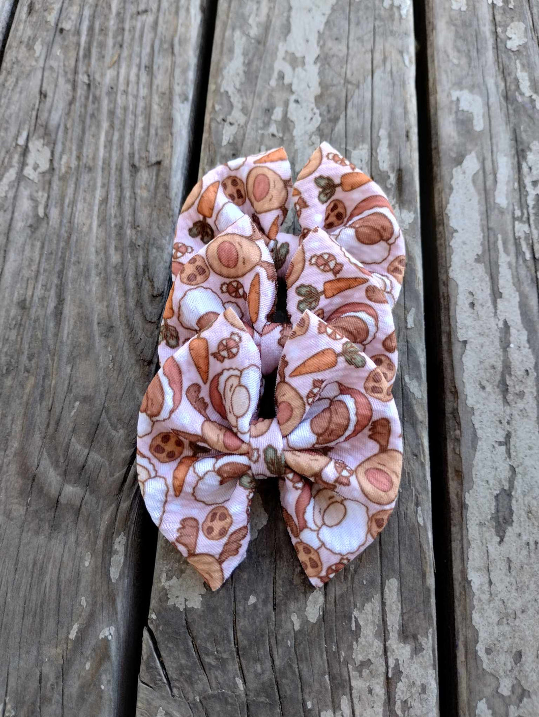 Santa Helpers Bow