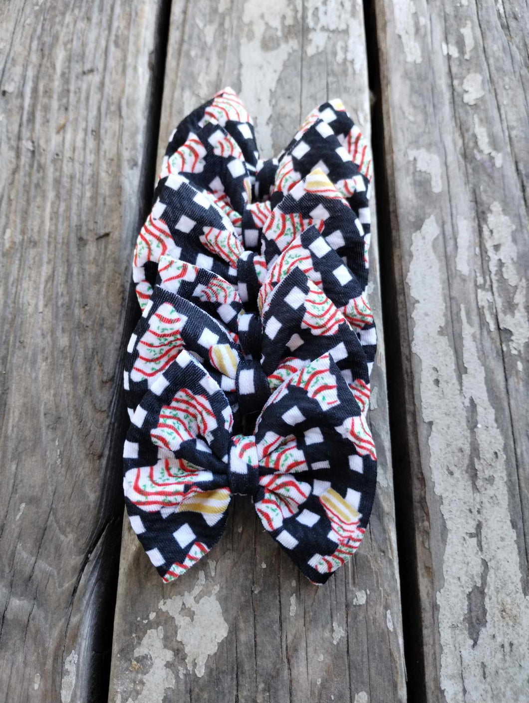 Christmas Cakes Bow