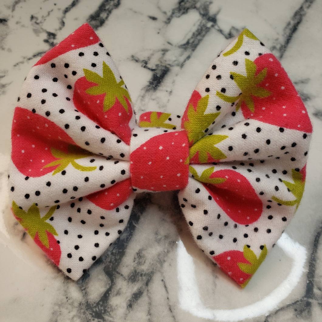Strawberry Bow