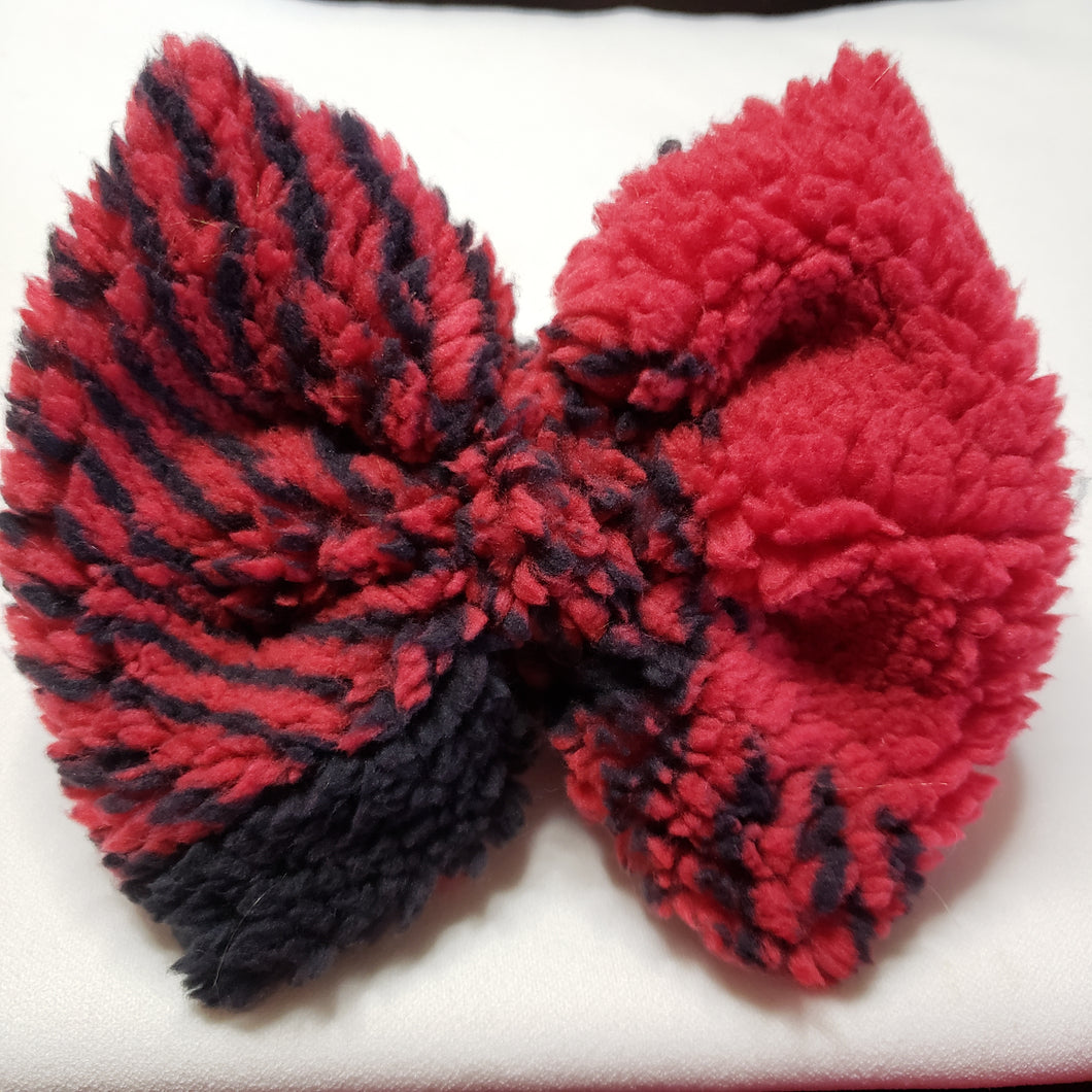 Specialty Plaid Sherpa Bow
