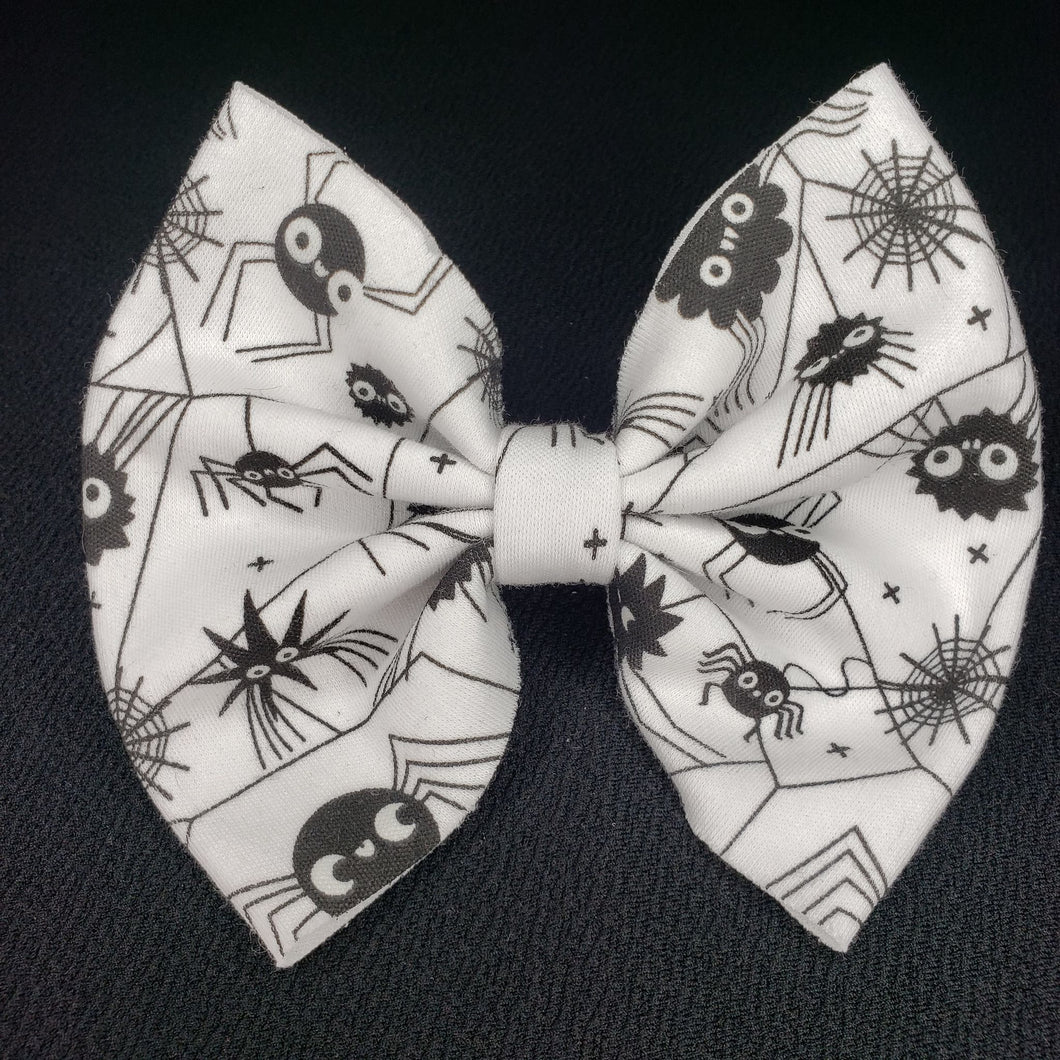 Spider Fun Bow (IMPREFECTIONS/DISCOUNTED)